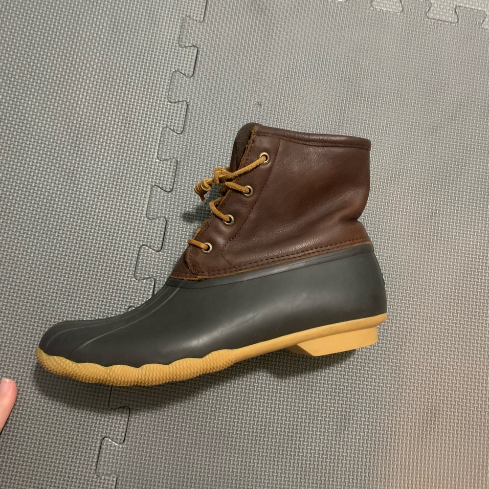 Sperry boots in brown and tan